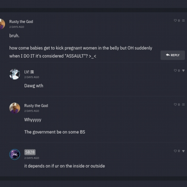 >_<