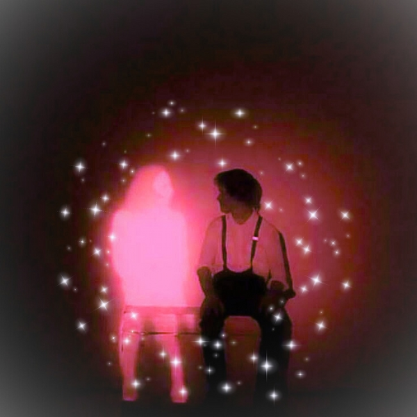 -FeelsLikeImFallingInLove-