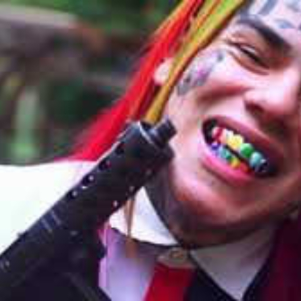 6ix9ine-Bloody mary