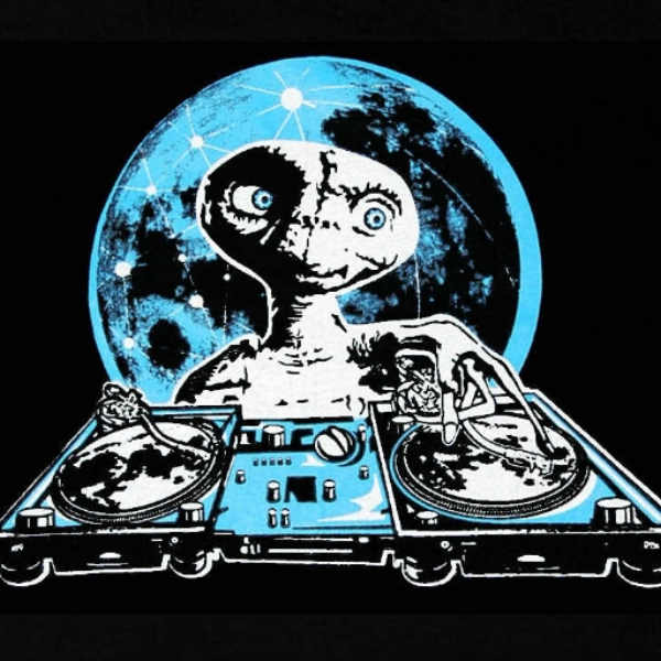 dj et extaterrestrial