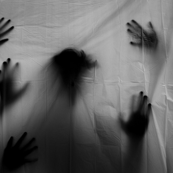 hAlLoWeEN iS CoMiNg...