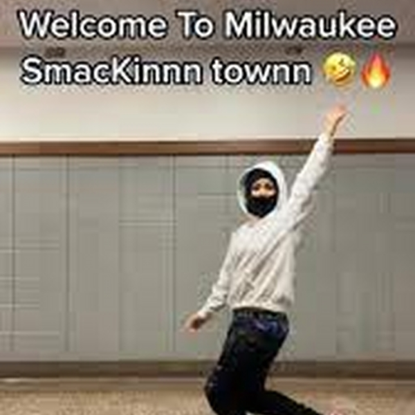 Smackinnn twwnnnn