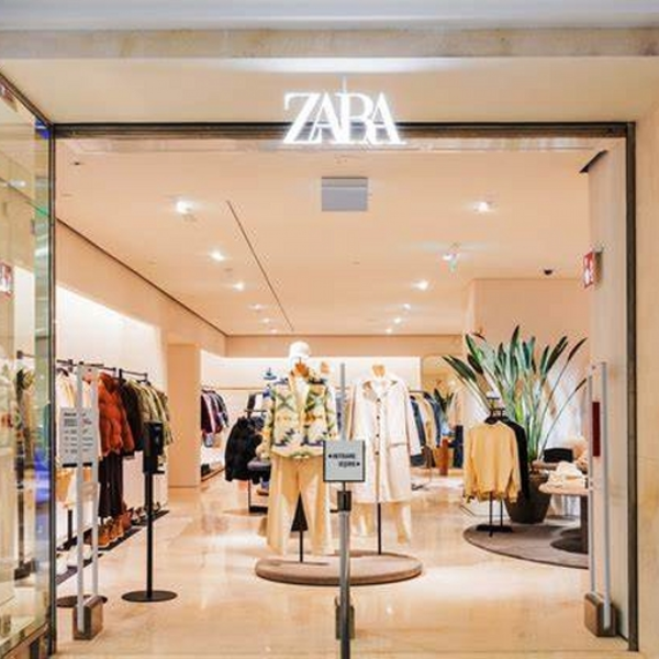 POV: You are vibin in a Zara waiting on your friend to return so