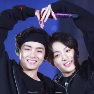 BTS_JUNGKOOK_AND_TAE