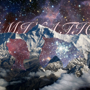 不 MONOSTЯOPHE 不